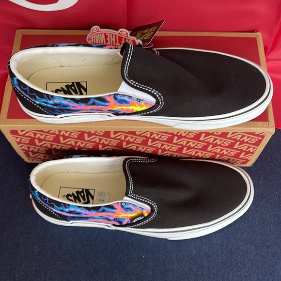 Vans Men’s Classic Slip On Electric Flame Black/True White sneakers - Picture 4 of 16